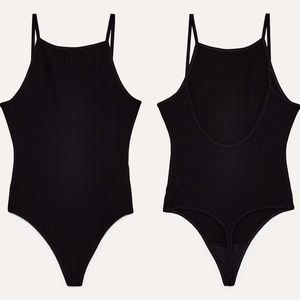 😍 Aritzia black Annecy bodysuit 😍
